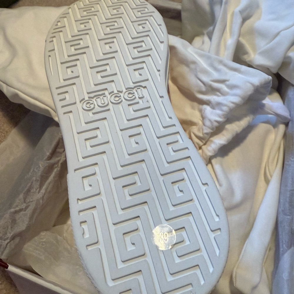Gucci Supreme Ace Sneakers - Authentic - Picture 3 of 4